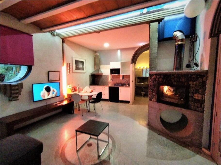 Zentral Club Neutron-Jacuzzi Apartment Belmonte De Miranda Bagian luar foto