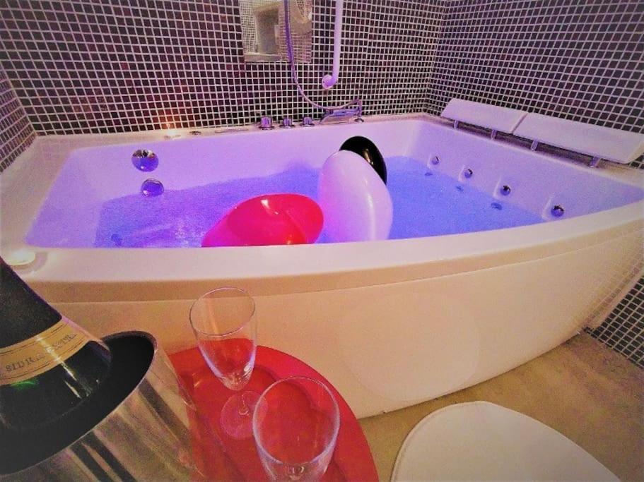 Zentral Club Neutron-Jacuzzi Apartment Belmonte De Miranda Bagian luar foto