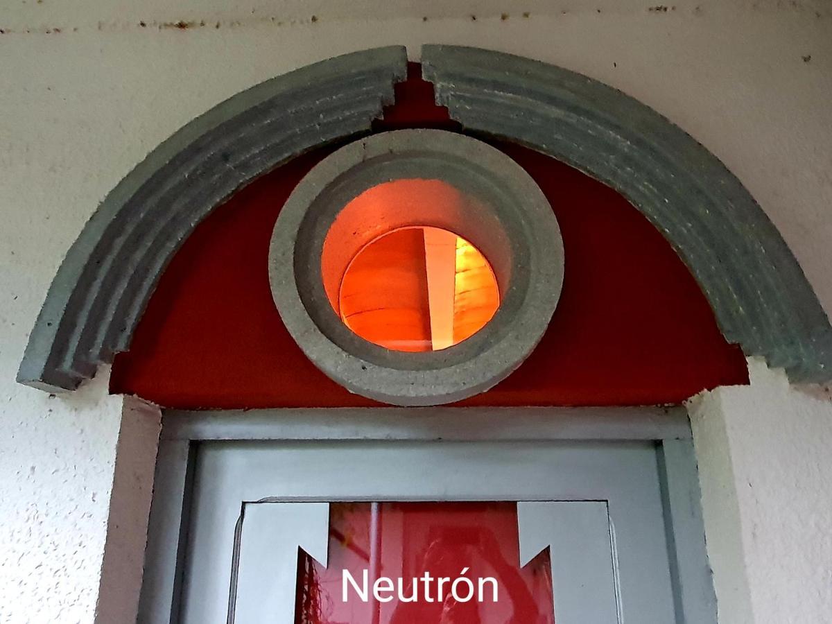 Zentral Club Neutron-Jacuzzi Apartment Belmonte De Miranda Bagian luar foto